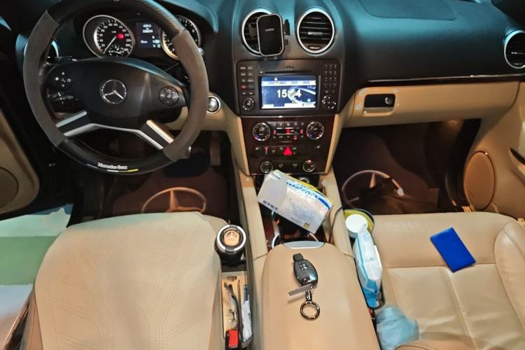 Used Mercedes-Benz GL-Class 2011 GL 450 4MATIC Prestige Edition Center Console