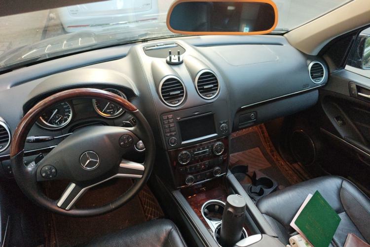 Used Mercedes-Benz GL-Class 2011 GL 450 4MATIC Prestige Edition Center Console