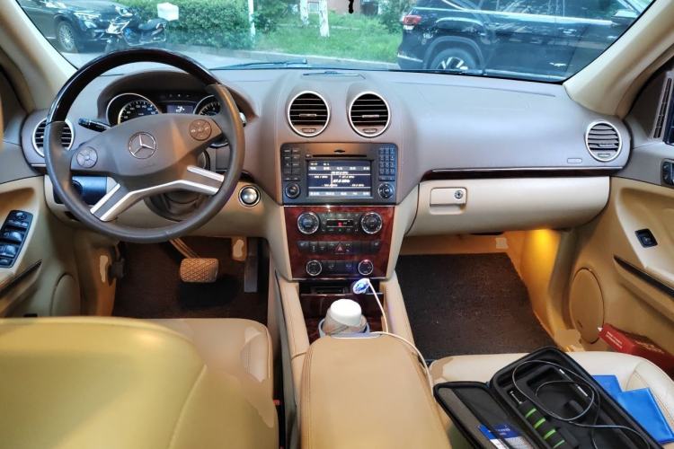 Used Mercedes-Benz GL-Class 2011 GL 450 4MATIC Prestige Edition Center Console