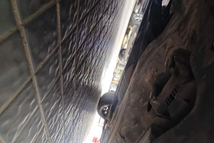 Used Mercedes-Benz GL-Class  Chassis Front Left