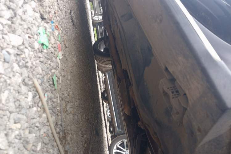 Used Mercedes-Benz GL-Class  Chassis Front Right
