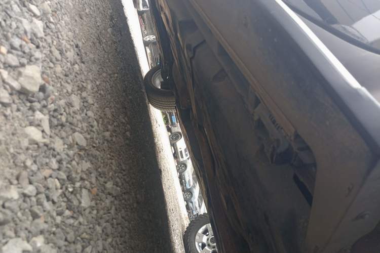 Used Mercedes-Benz GL-Class  Chassis Rear Left