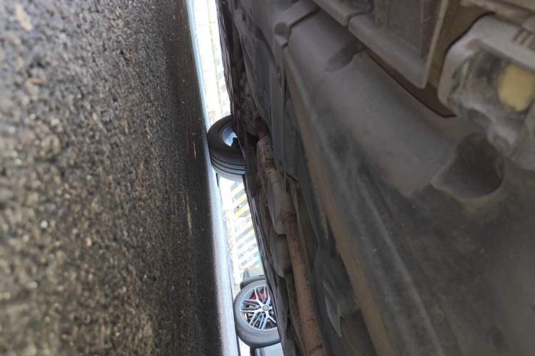 Used Mercedes-Benz GL-Class 2011 GL 450 Prestige Grand Edition Chassis Rear Left