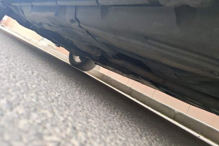 Used Mercedes-Benz GL-Class  Chassis Rear Left