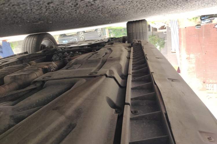 Used Mercedes-Benz GL-Class 2011 GL 450 Prestige Grand Edition Chassis Rear Left