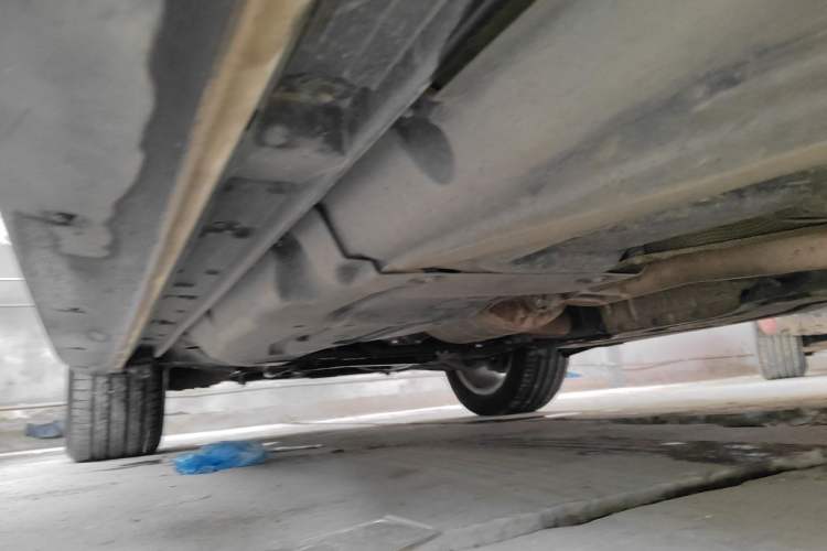 Used Mercedes-Benz GL-Class  Chassis Rear Left