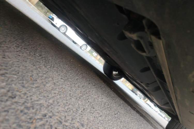 Used Mercedes-Benz GL-Class  Chassis Rear Right