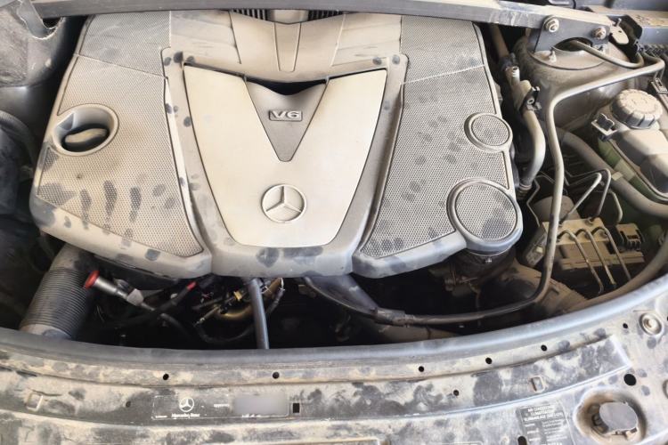 Used Mercedes-Benz GL-Class  Engine Bay