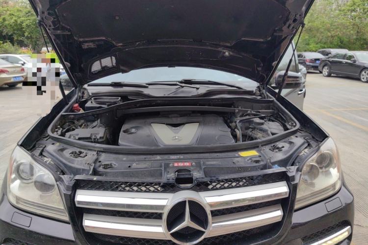 Used Mercedes-Benz GL-Class  Engine Bay