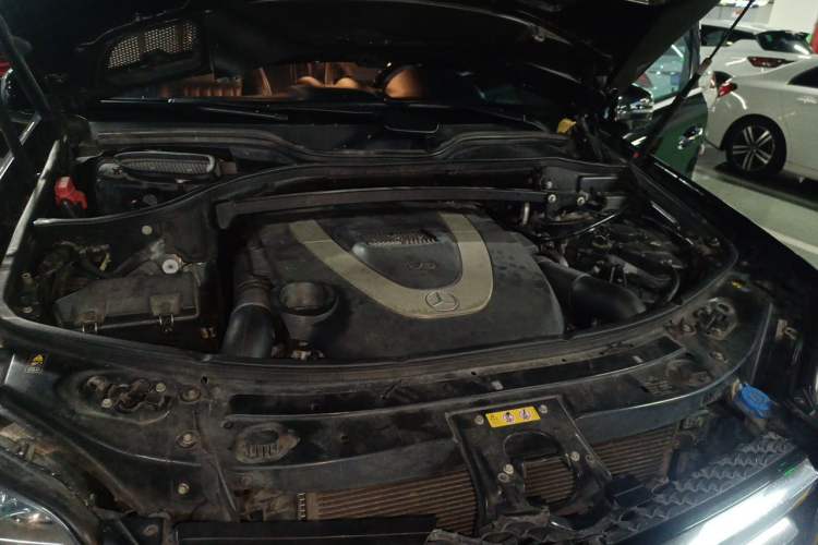 Used Mercedes-Benz GL-Class 2011 GL 450 Prestige Grand Edition Engine Bay