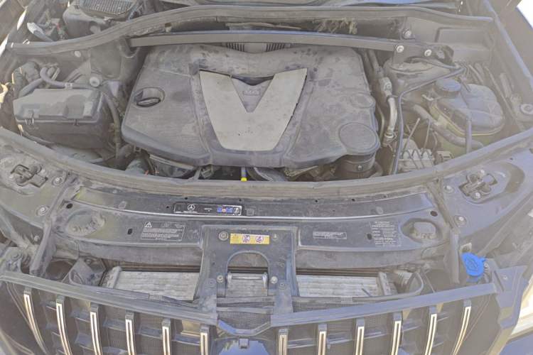 Used Mercedes-Benz GL-Class  Engine Bay