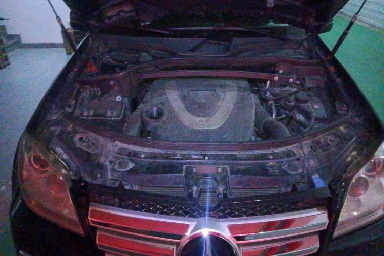 Used Mercedes-Benz GL-Class  Engine Bay