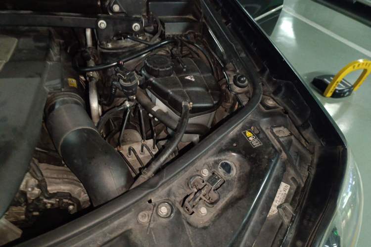Used Mercedes-Benz GL-Class 2011 GL 450 Prestige Grand Edition Engine Bay Left