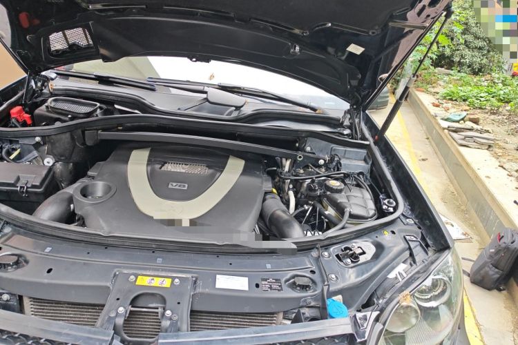 Used Mercedes-Benz GL-Class 2011 GL 450 Prestige Grand Edition Engine Bay Left