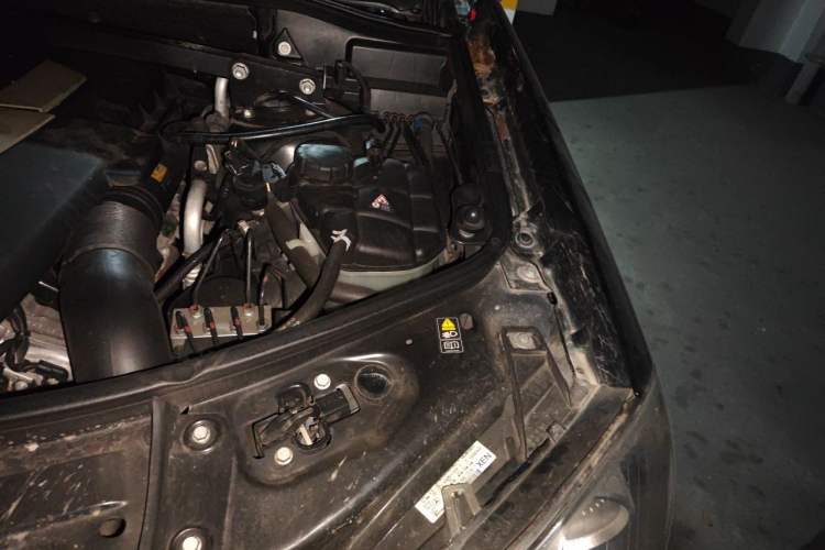 Used Mercedes-Benz GL-Class 2011 GL 450 Prestige Grand Edition Engine Bay Left