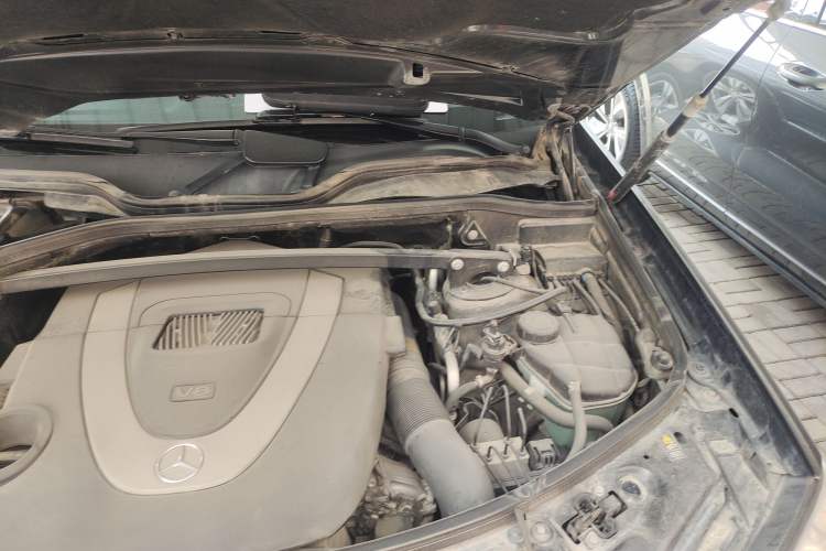 Used Mercedes-Benz GL-Class 2011 GL 450 Prestige Grand Edition Engine Bay Left