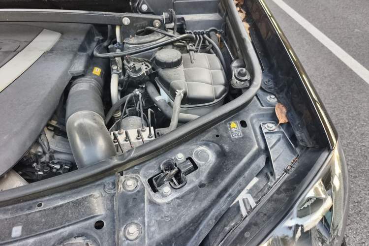 Used Mercedes-Benz GL-Class 2011 GL 450 Prestige Grand Edition Engine Bay Left