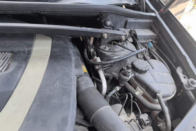 Used Mercedes-Benz GL-Class 2011 GL 450 Prestige Grand Edition Engine Bay Left