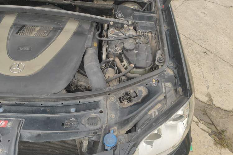 Used Mercedes-Benz GL-Class 2011 GL 450 Prestige Grand Edition Engine Bay Left