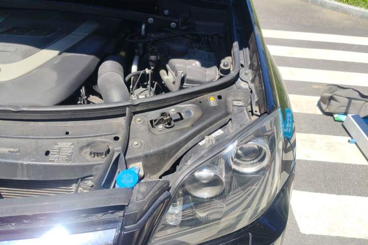 Used Mercedes-Benz GL-Class 2011 GL 450 Prestige Grand Edition Engine Bay Left