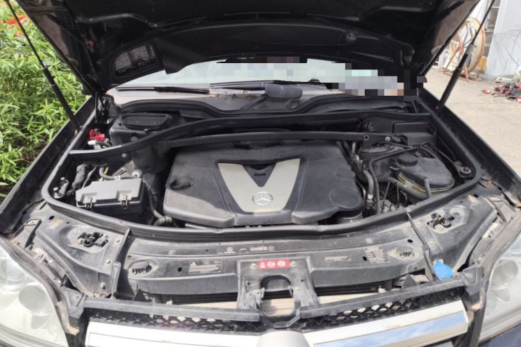 Used Mercedes-Benz GL-Class  Engine Bay