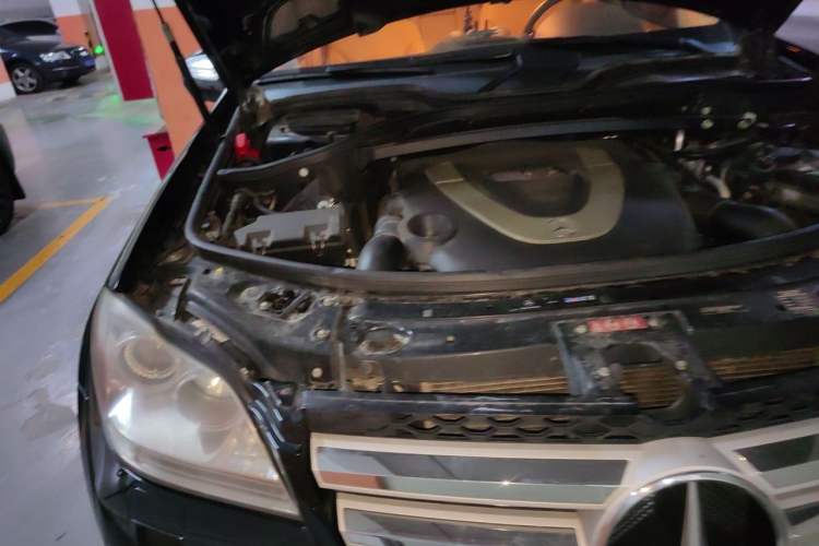 Used Mercedes-Benz GL-Class  Engine Bay Right