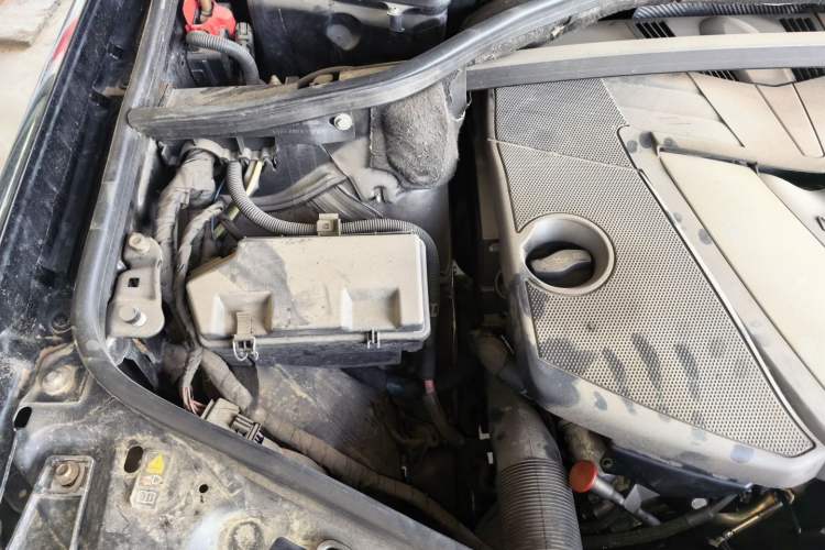 Used Mercedes-Benz GL-Class  Engine Bay Right