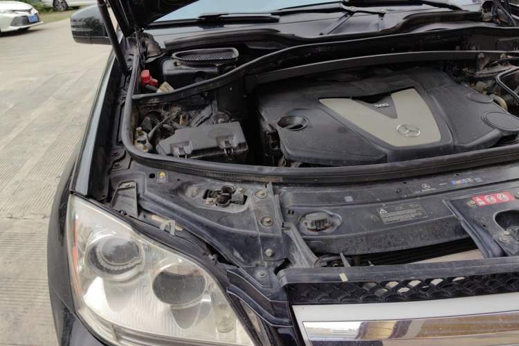 Used Mercedes-Benz GL-Class  Engine Bay Right