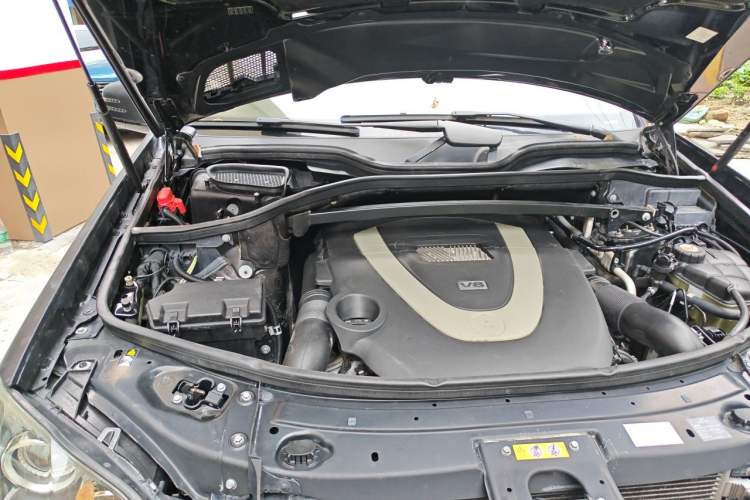 Used Mercedes-Benz GL-Class 2011 GL 450 Prestige Grand Edition Engine Bay Right