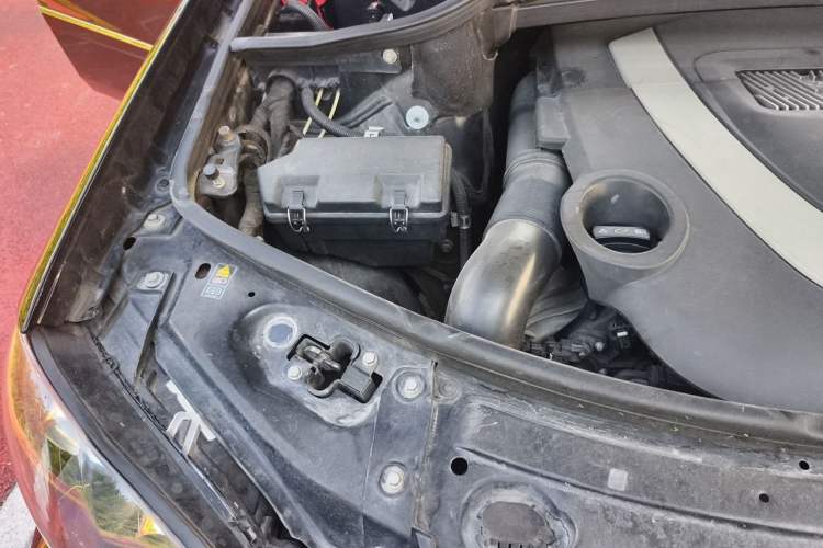 Used Mercedes-Benz GL-Class 2011 GL 450 Prestige Grand Edition Engine Bay Right