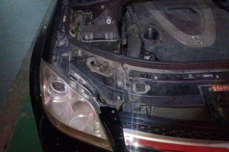 Used Mercedes-Benz GL-Class  Engine Bay Right