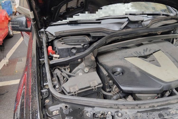 Used Mercedes-Benz GL-Class  Engine Bay Right