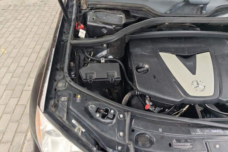 Used Mercedes-Benz GL-Class  Engine Bay Right