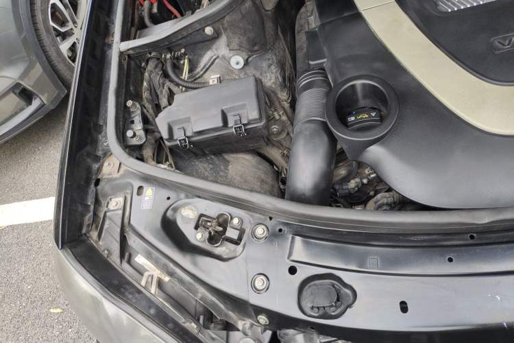 Used Mercedes-Benz GL-Class 2011 GL 450 Prestige Grand Edition Engine Bay Right