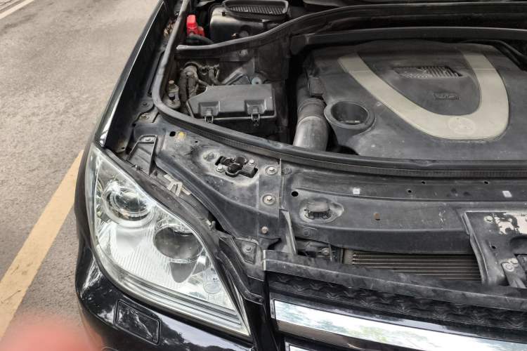 Used Mercedes-Benz GL-Class 2011 GL 450 Prestige Grand Edition Engine Bay Right