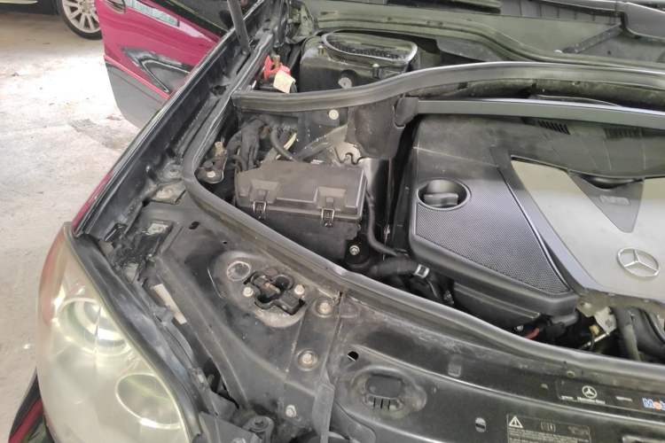 Used Mercedes-Benz GL-Class  Engine Bay Right