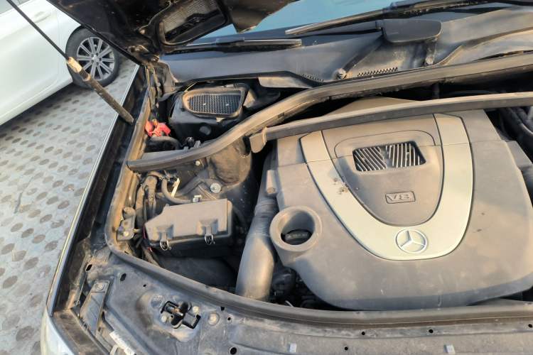 Used Mercedes-Benz GL-Class 2011 GL 450 4MATIC Prestige Edition Engine Bay Right