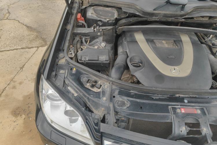 Used Mercedes-Benz GL-Class 2011 GL 450 Prestige Grand Edition Engine Bay Right