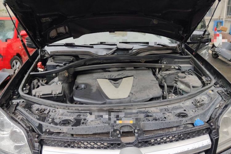 Used Mercedes-Benz GL-Class  Engine Bay
