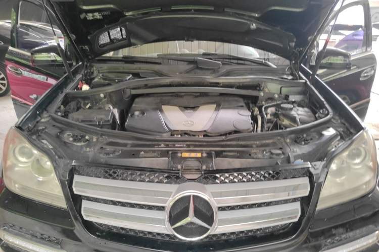 Used Mercedes-Benz GL-Class  Engine Bay