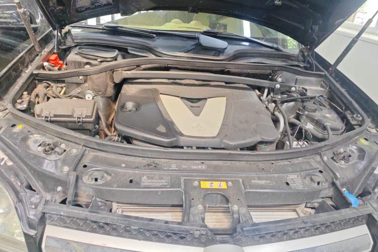 Used Mercedes-Benz GL-Class  Engine Bay