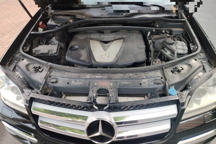 Used Mercedes-Benz GL-Class  Engine Bay