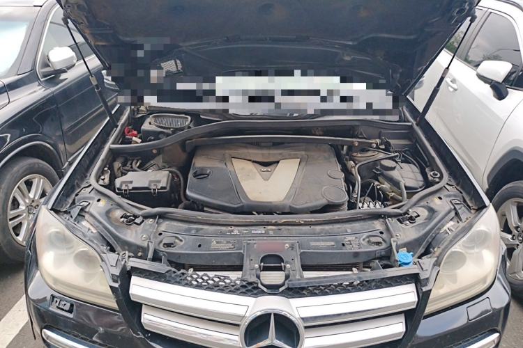 Used Mercedes-Benz GL-Class  Engine Bay