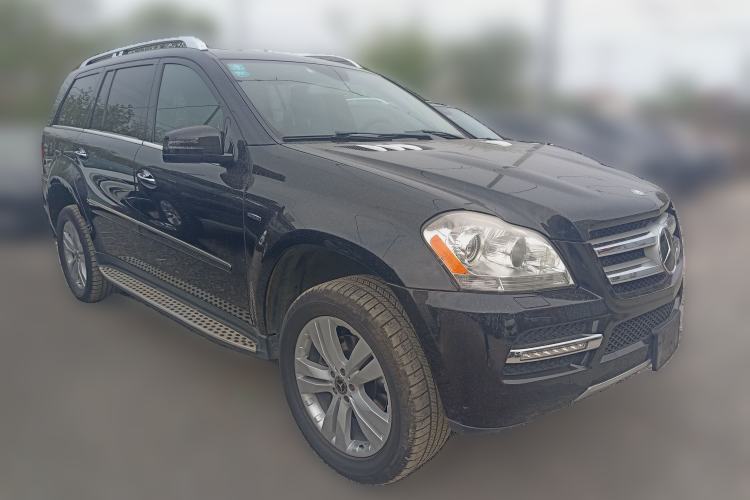 Used Mercedes-Benz GL-Class  Front Right 45 Deg