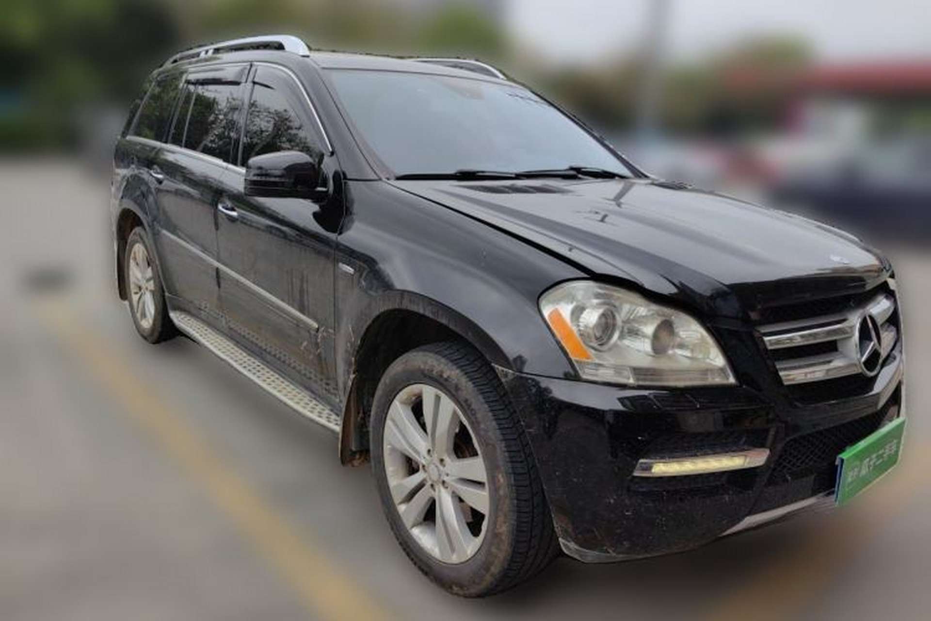 Used Mercedes-Benz GL-Class  Front Right 45 Deg