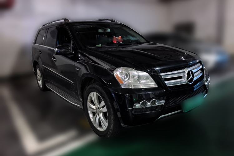Used Mercedes-Benz GL-Class  Front Right 45 Deg
