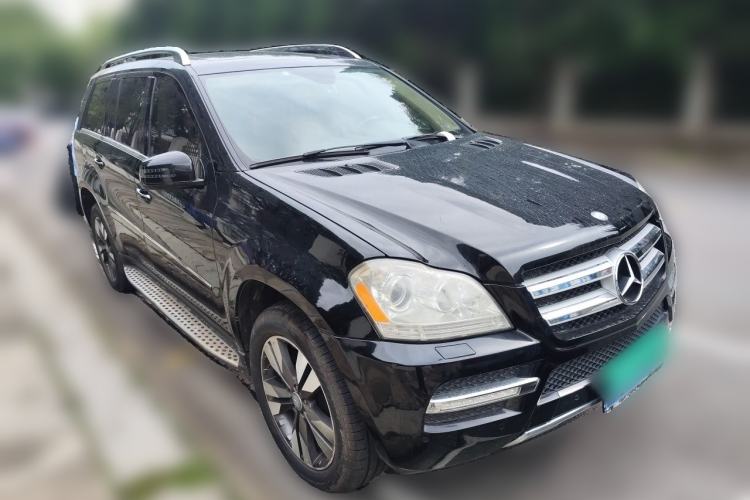 Used Mercedes-Benz GL-Class  Front Right 45 Deg