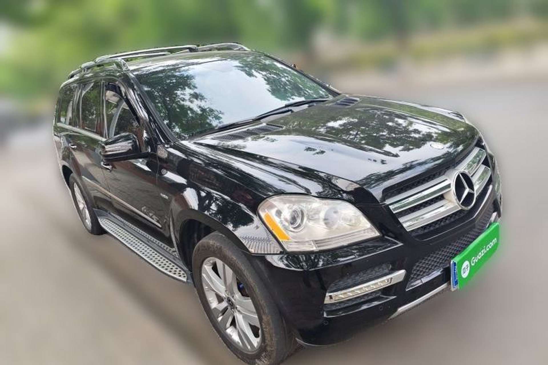 Used Mercedes-Benz GL-Class  Front Right 45 Deg