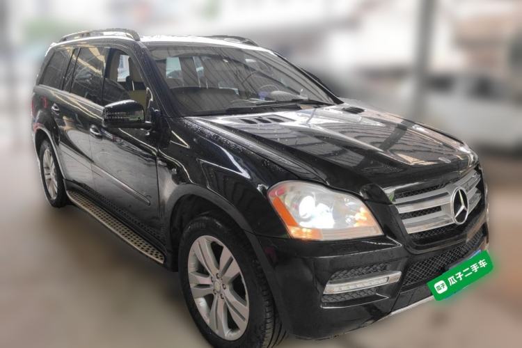 Used Mercedes-Benz GL-Class  Front Right 45 Deg