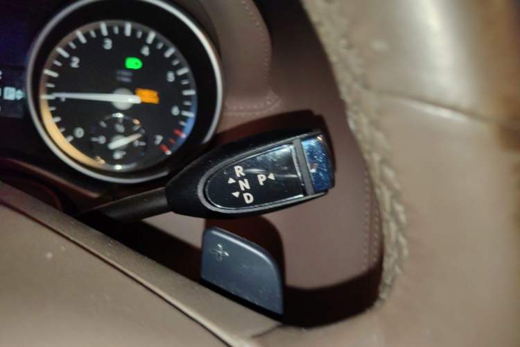 Used Mercedes-Benz GL-Class  Gear Lever